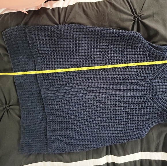 Kosmios Navy Sleeveless Sweater longer in the back w/turtle neck - Picture 3 of 7